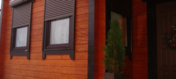 Рольставни для дома в коттеджном поселке