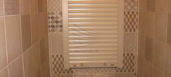 Рольставни в туалет в Леруа Мерлен