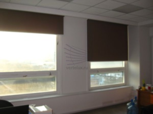 Рулонные шторы больших размеров в телецентре