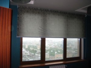 Рулонные шторы в спальне