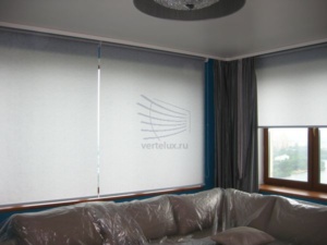 Рулонные шторы в зале