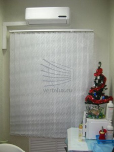 Вертикальные жалюзи в салон красоты