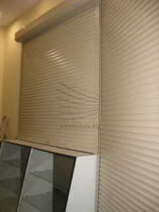 Рольставни в торговом центре