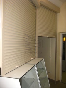 Рольставни в торговом центре