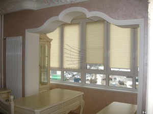 шторы плиссе в комнате