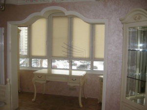 шторы плиссе в комнате