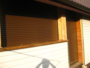 Рольставни на веранду после