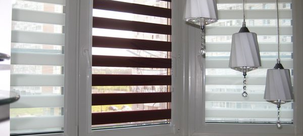 Рулонные шторы день-ночь из двух цветов