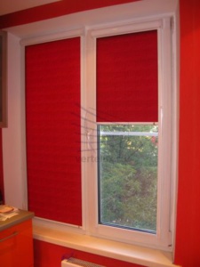 Рулонные шторы на кухню