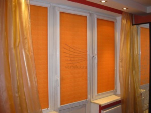 Рулонные шторы на кухню