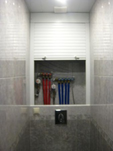 Рольставни за унитазом