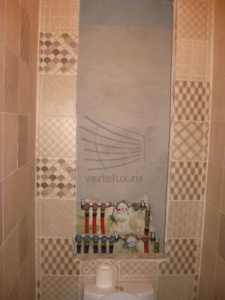 Сантехнические рольставни в туалете