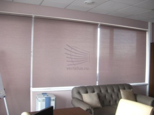 Рулонные шторы в офис