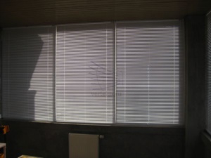 Горизонтальные жалюзи на окна