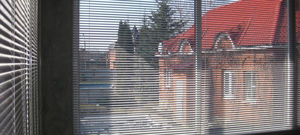 Горизонтальные жалюзи на окна