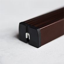 Коричневый